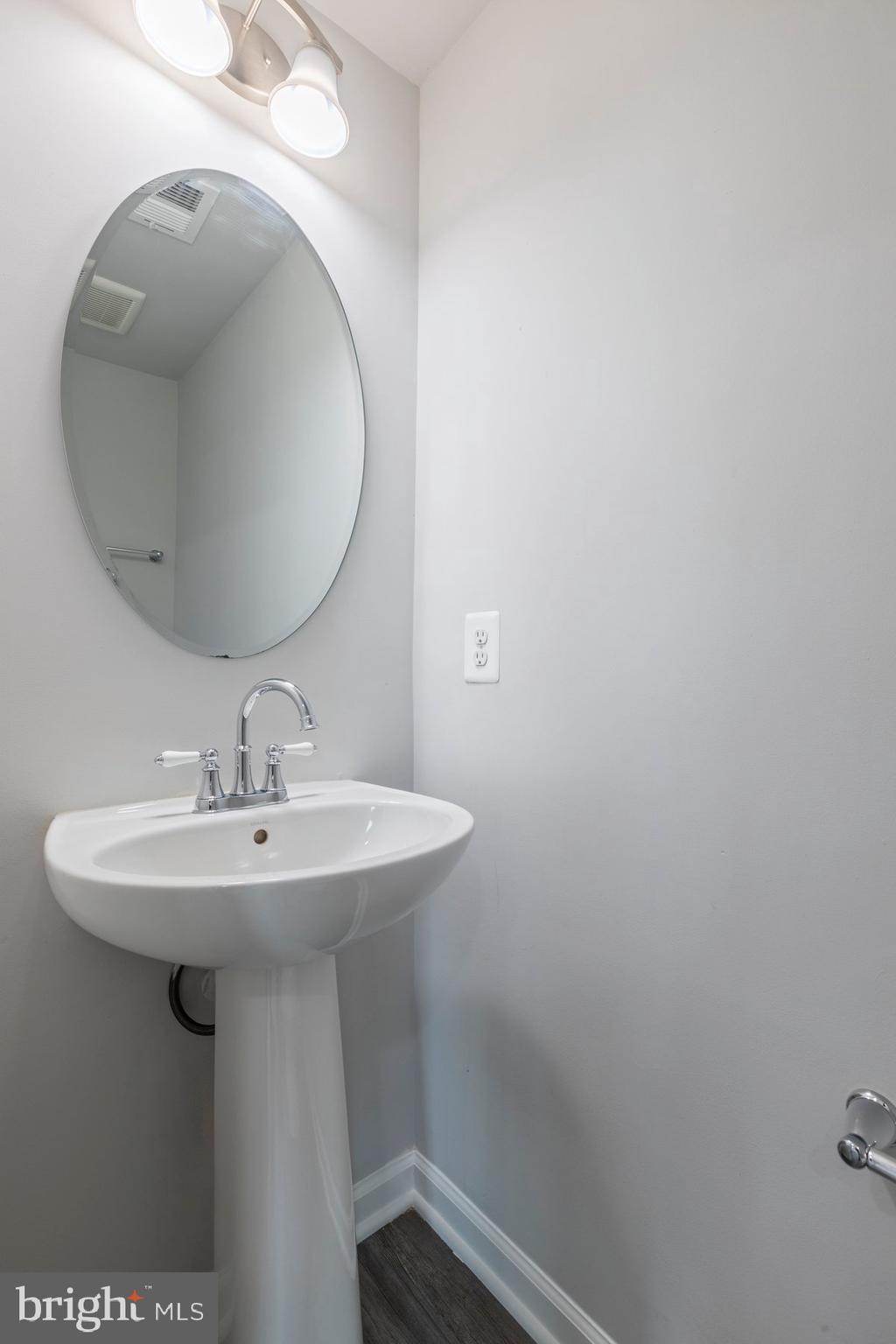 13742 Dovekie Ave #405l