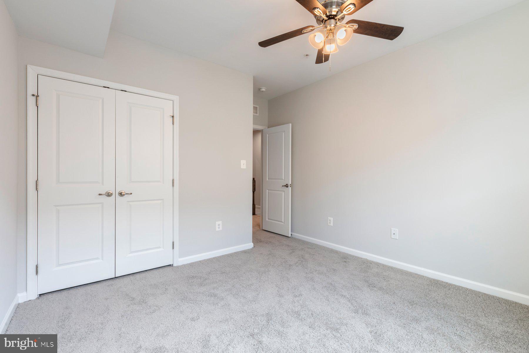 13742 Dovekie Ave #405l