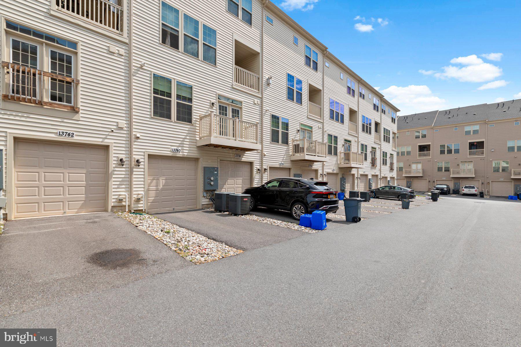 13742 Dovekie Ave #405l
