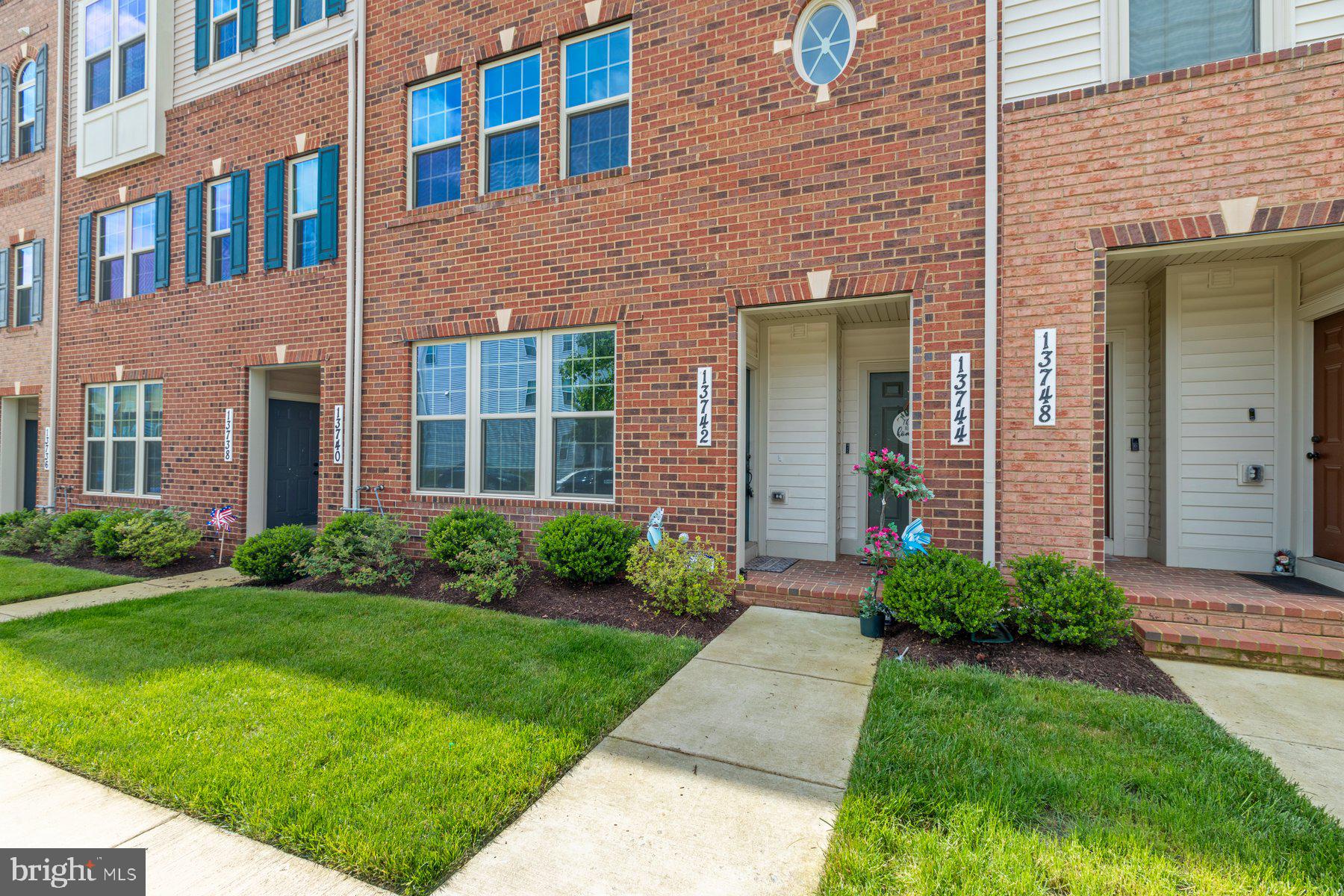 13742 Dovekie Ave #405l