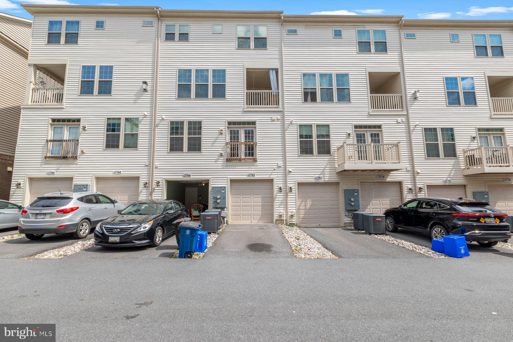 13742 Dovekie Ave #405l