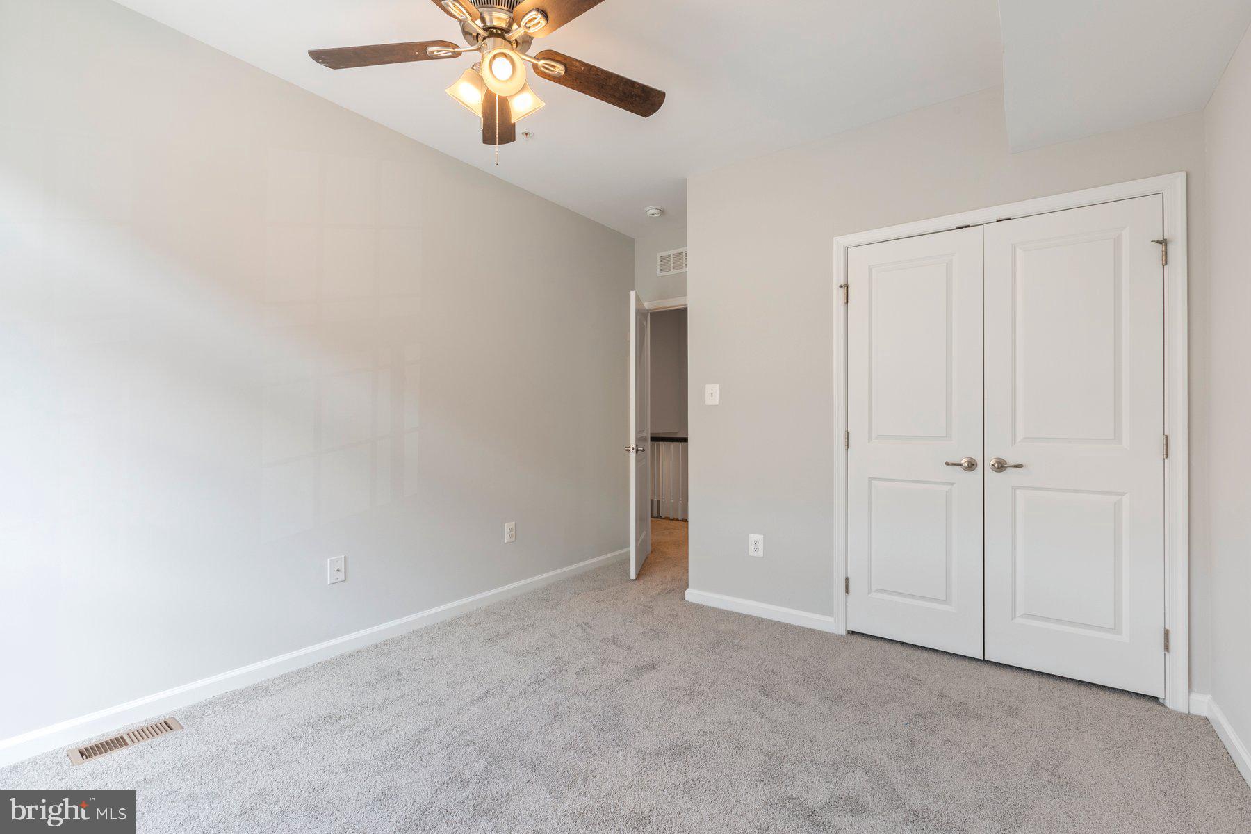 13742 Dovekie Ave #405l