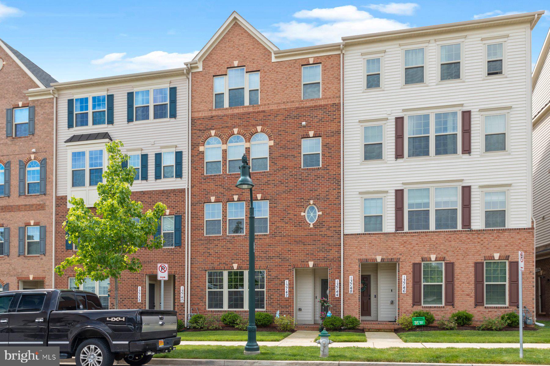 13742 Dovekie Ave #405l