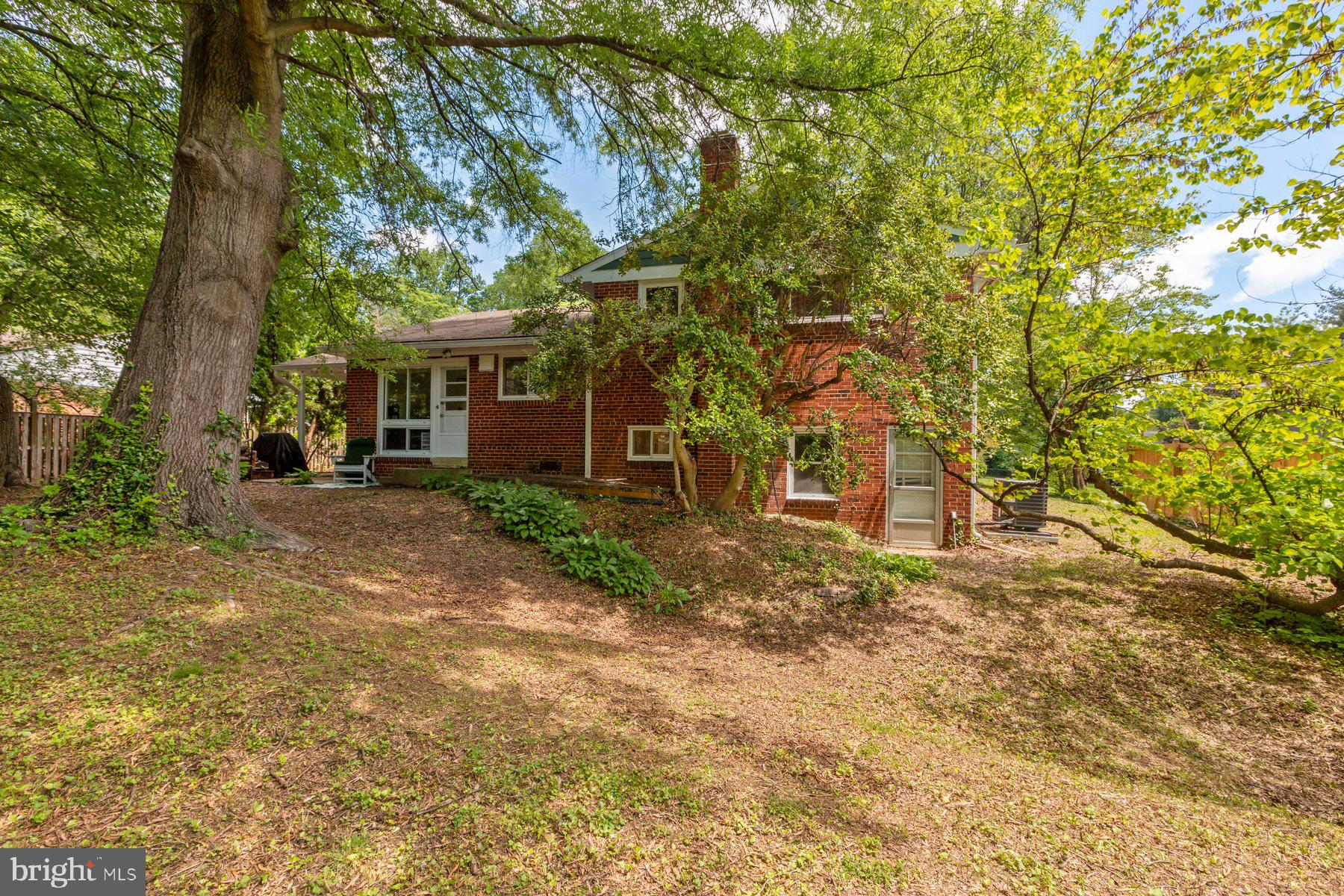 9706 Brixton Ln