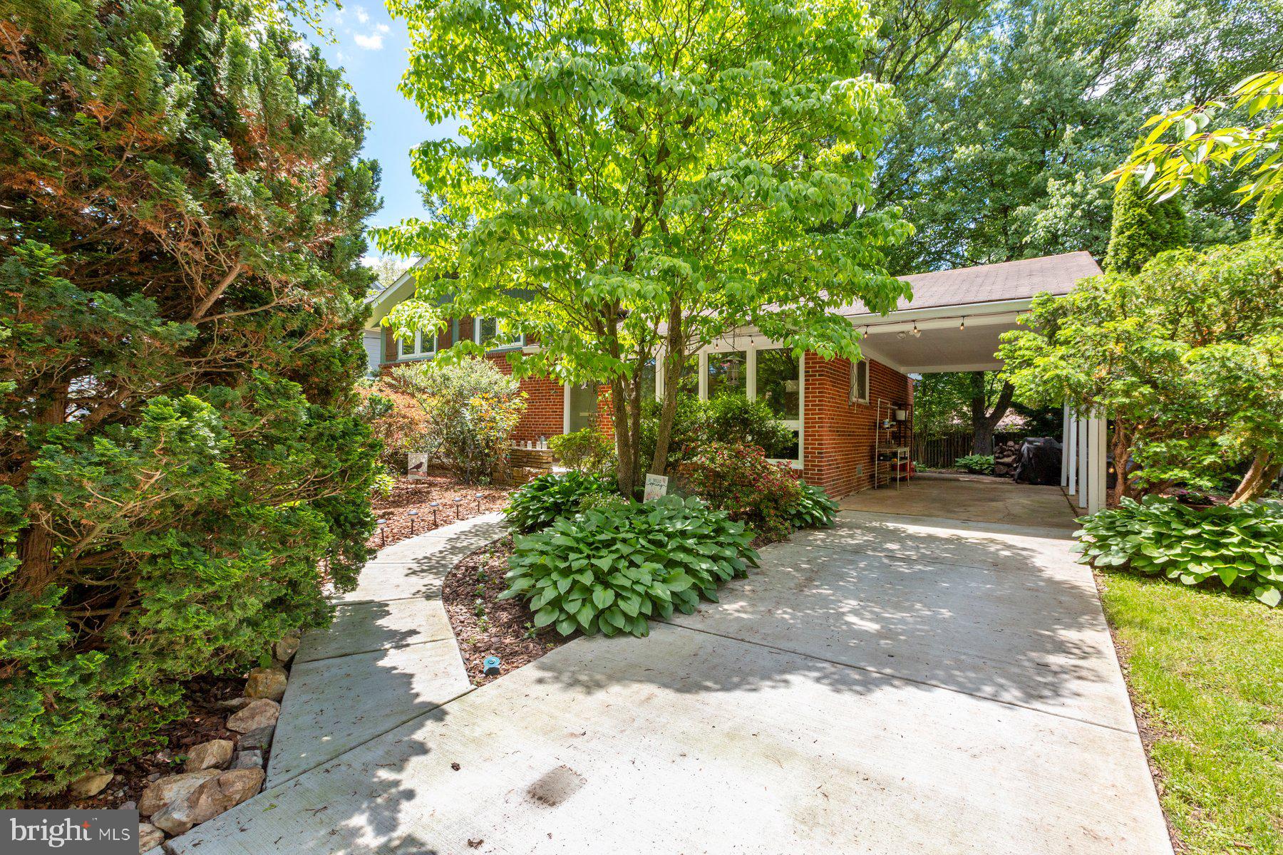 9706 Brixton Ln