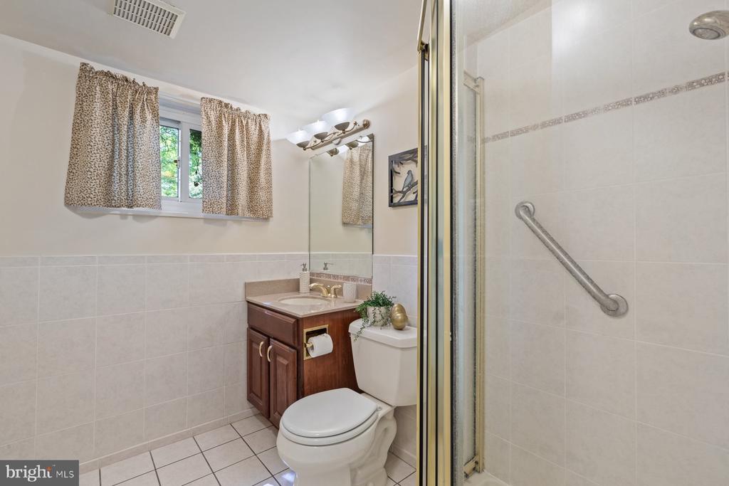 9706 Brixton Ln