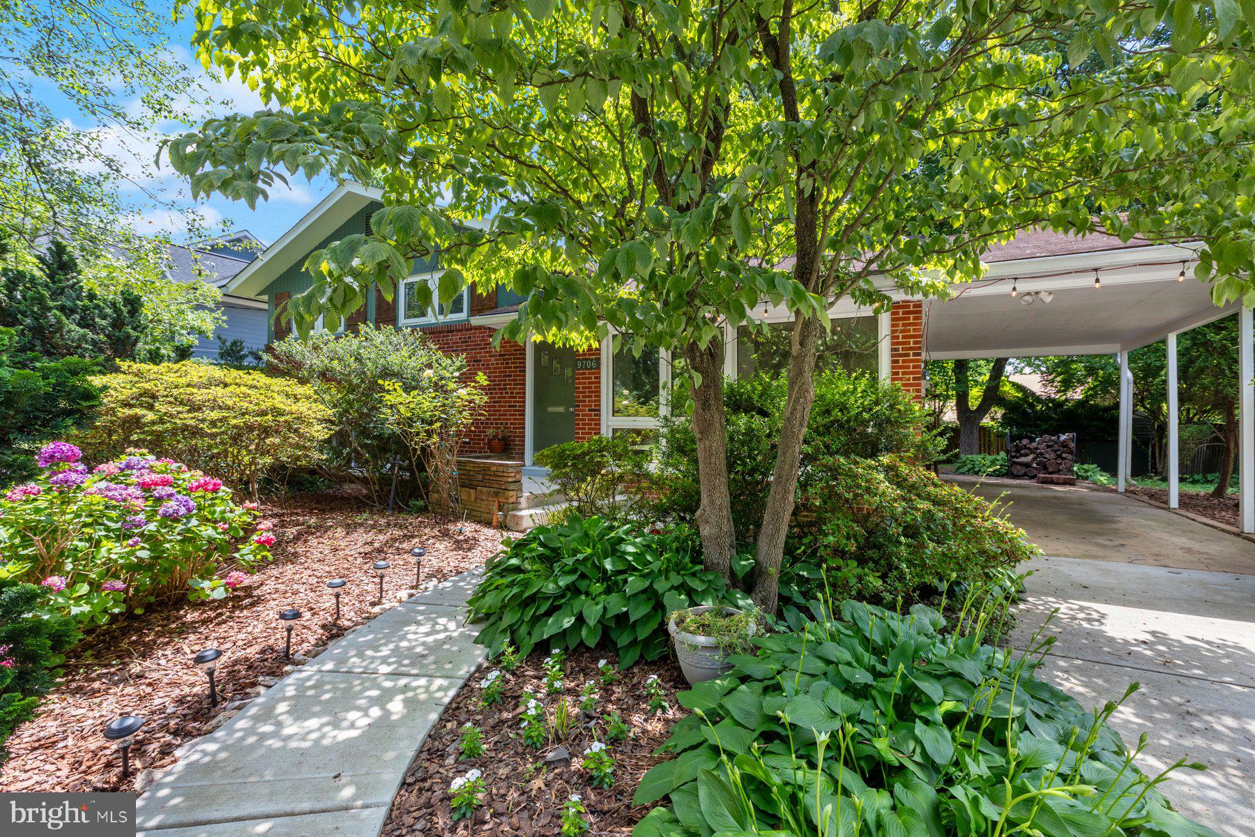 9706 Brixton Ln