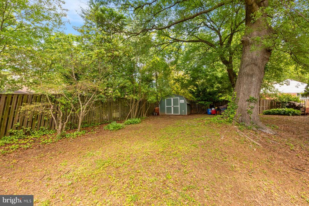 9706 Brixton Ln