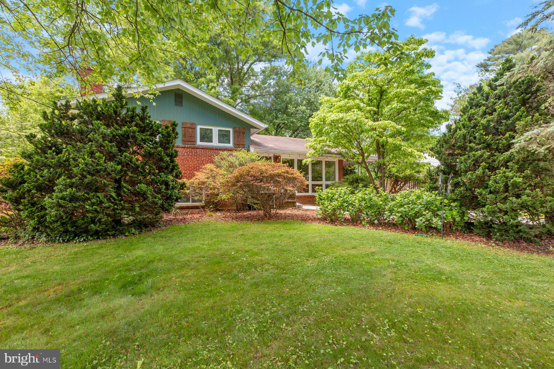 9706 Brixton Ln