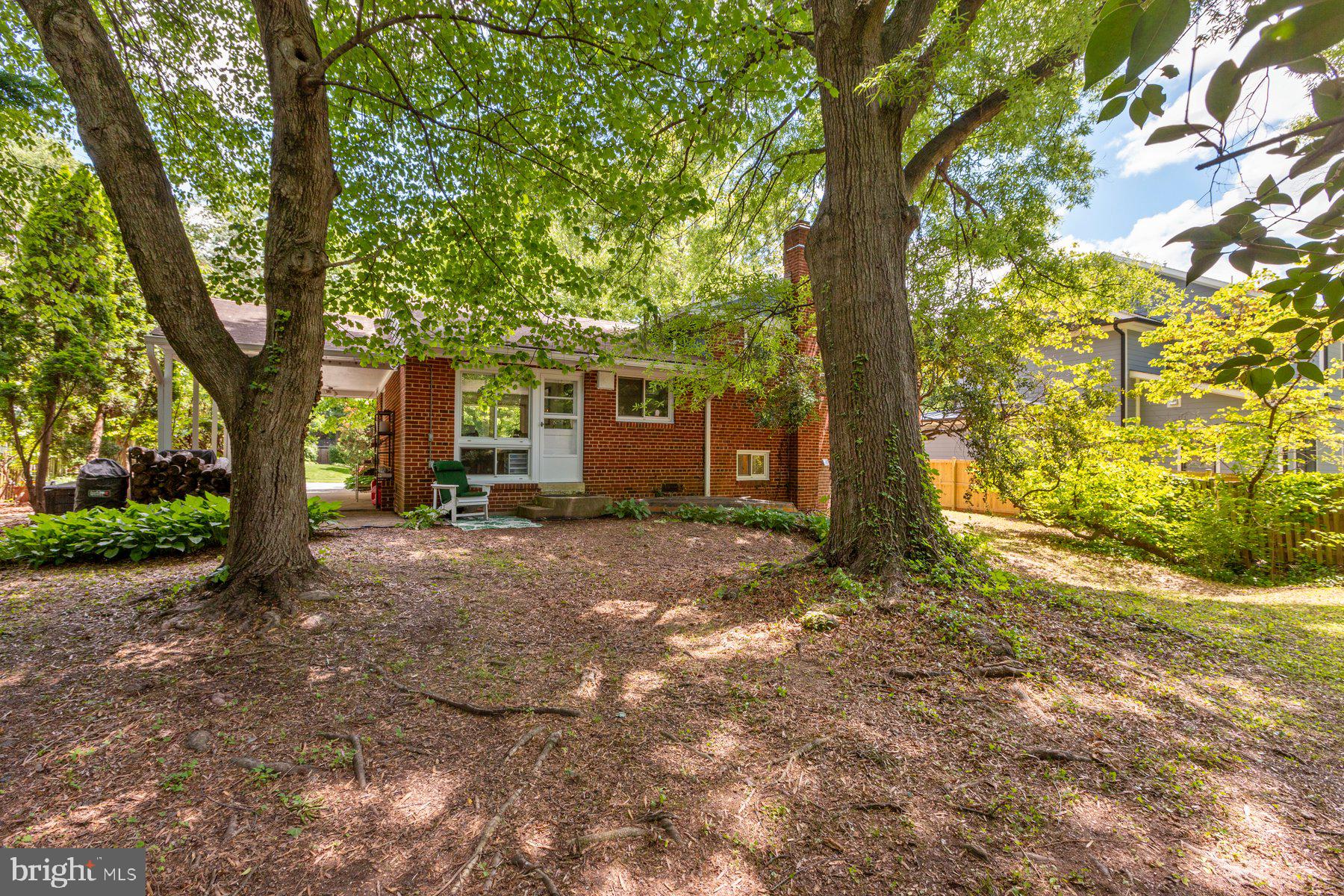 9706 Brixton Ln