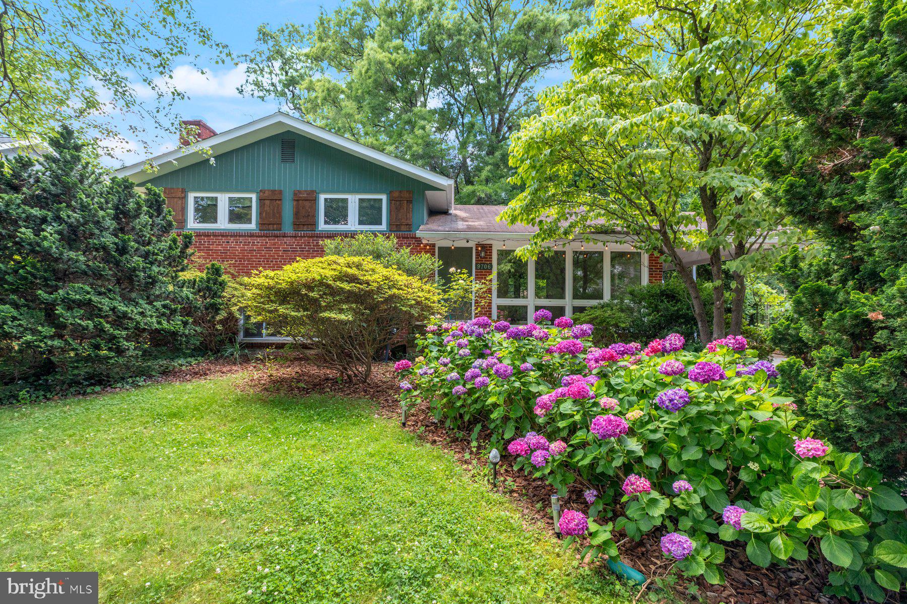 9706 Brixton Ln