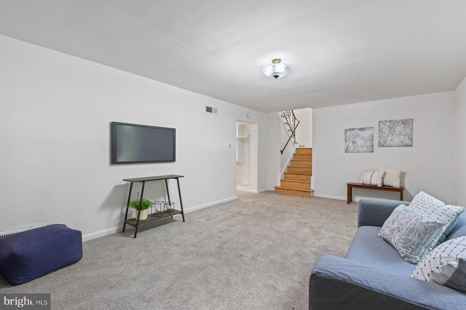 9706 Brixton Ln
