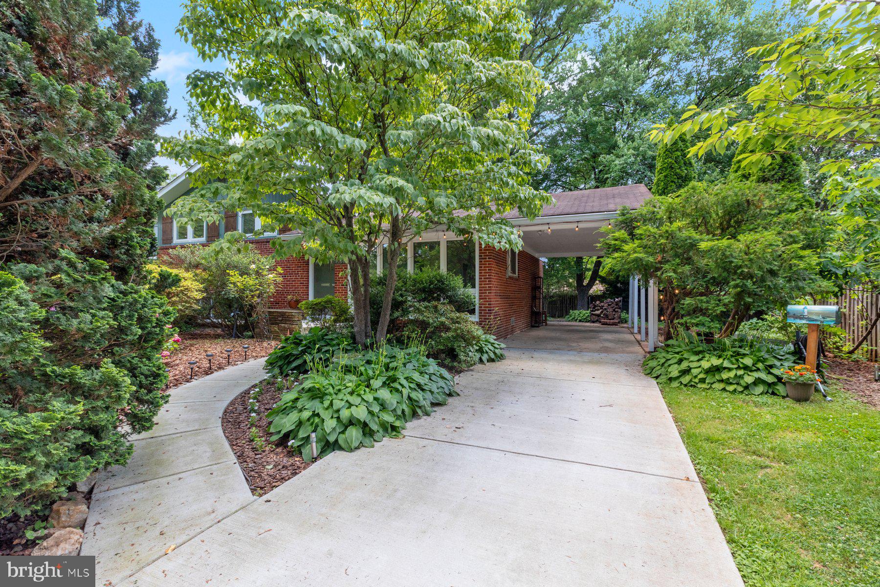 9706 Brixton Ln