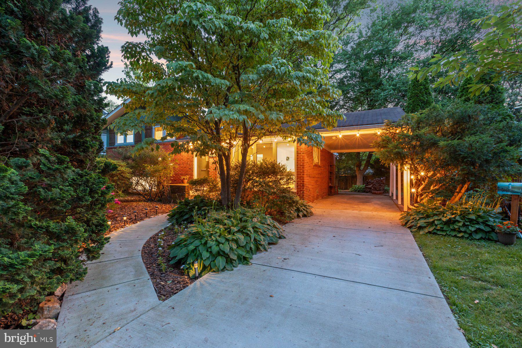 9706 Brixton Ln