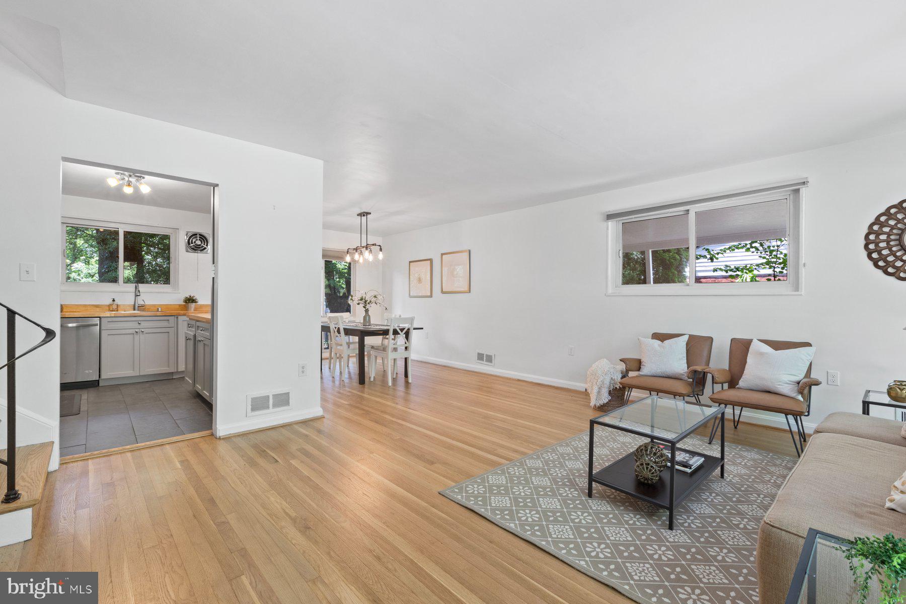9706 Brixton Ln