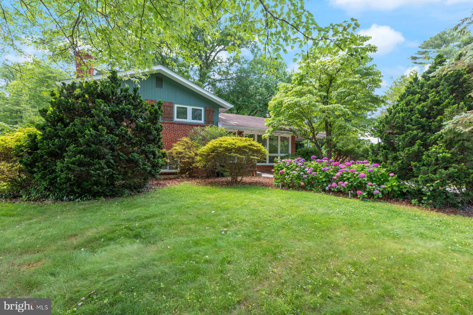9706 Brixton Ln