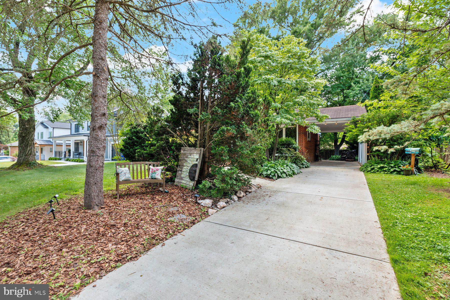 9706 Brixton Ln