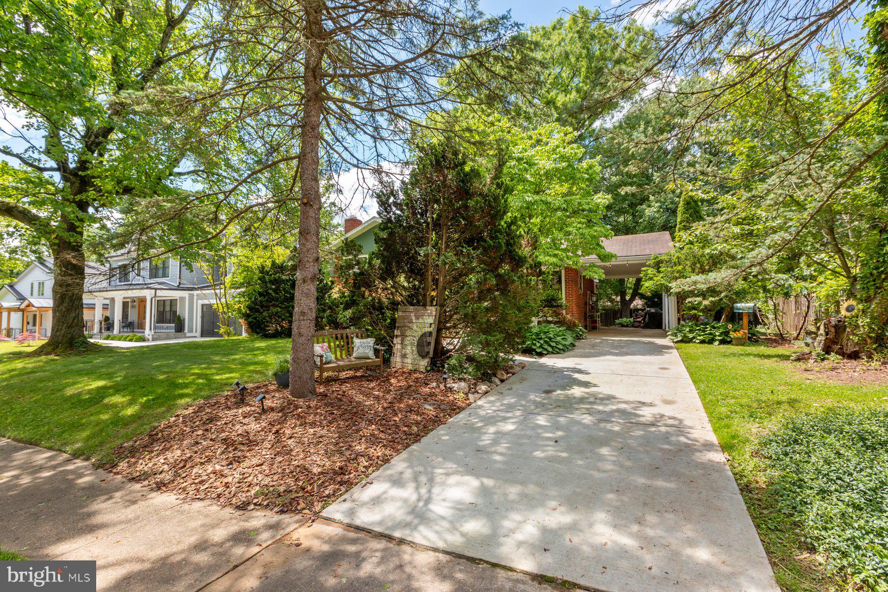 9706 Brixton Ln