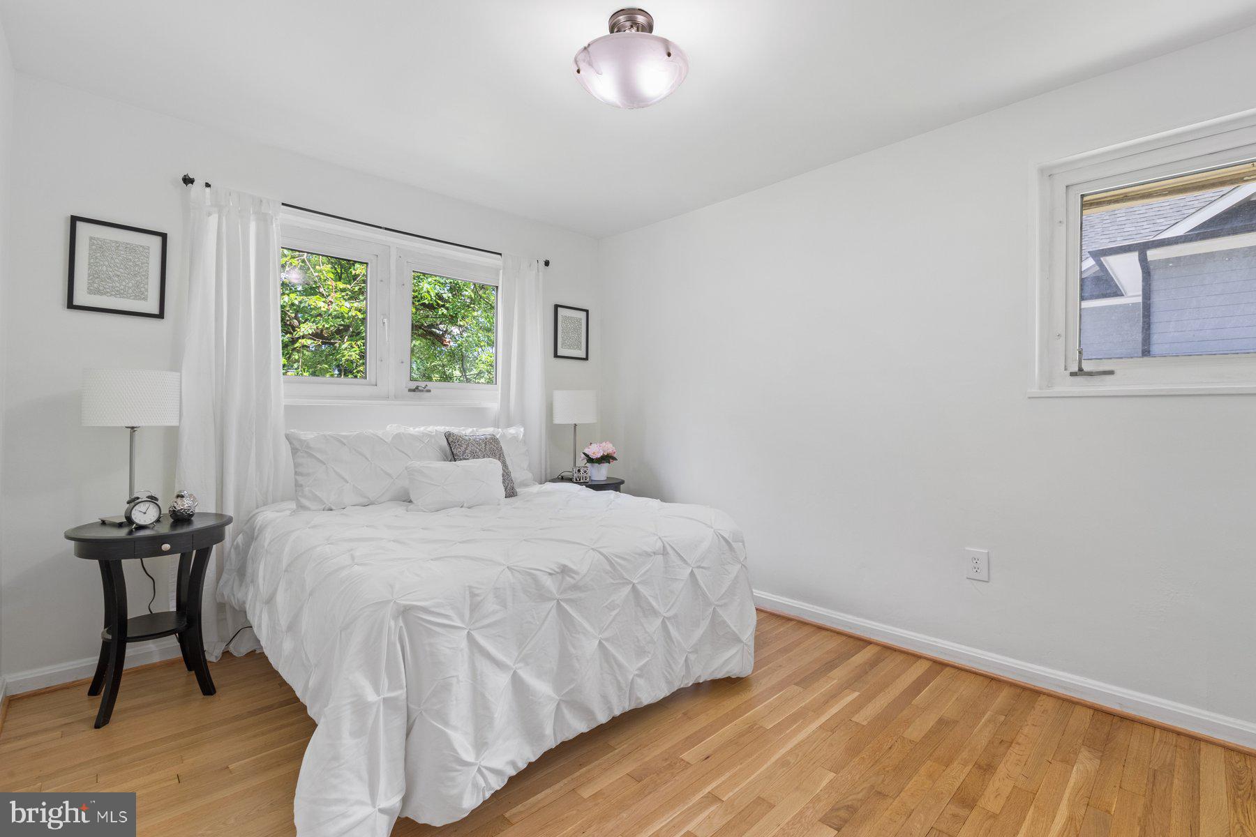 9706 Brixton Ln
