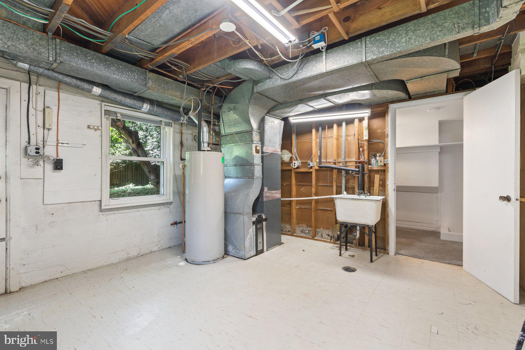 9706 Brixton Ln