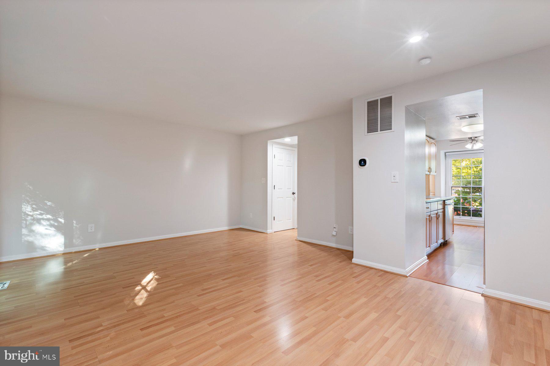 10037 Maple Leaf Dr