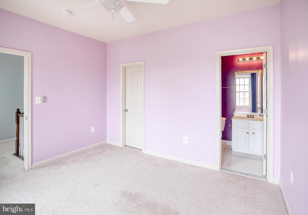 1105 VERBENA CT