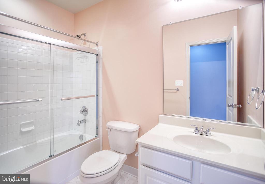 1105 VERBENA CT