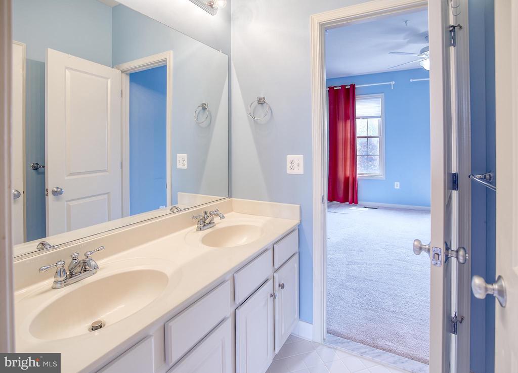 1105 VERBENA CT