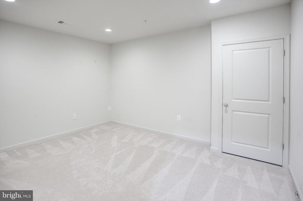 1105 VERBENA CT