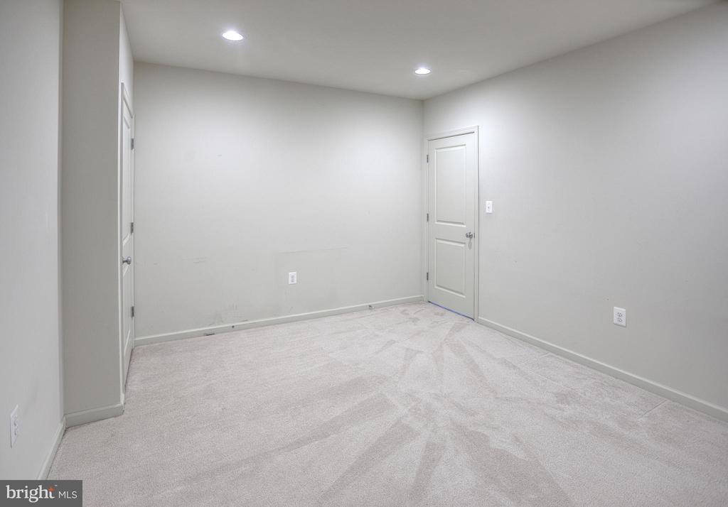 1105 VERBENA CT