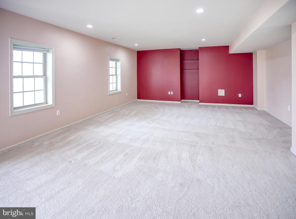 1105 VERBENA CT