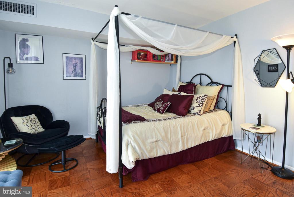 9039 Sligo Creek Pkwy #1814