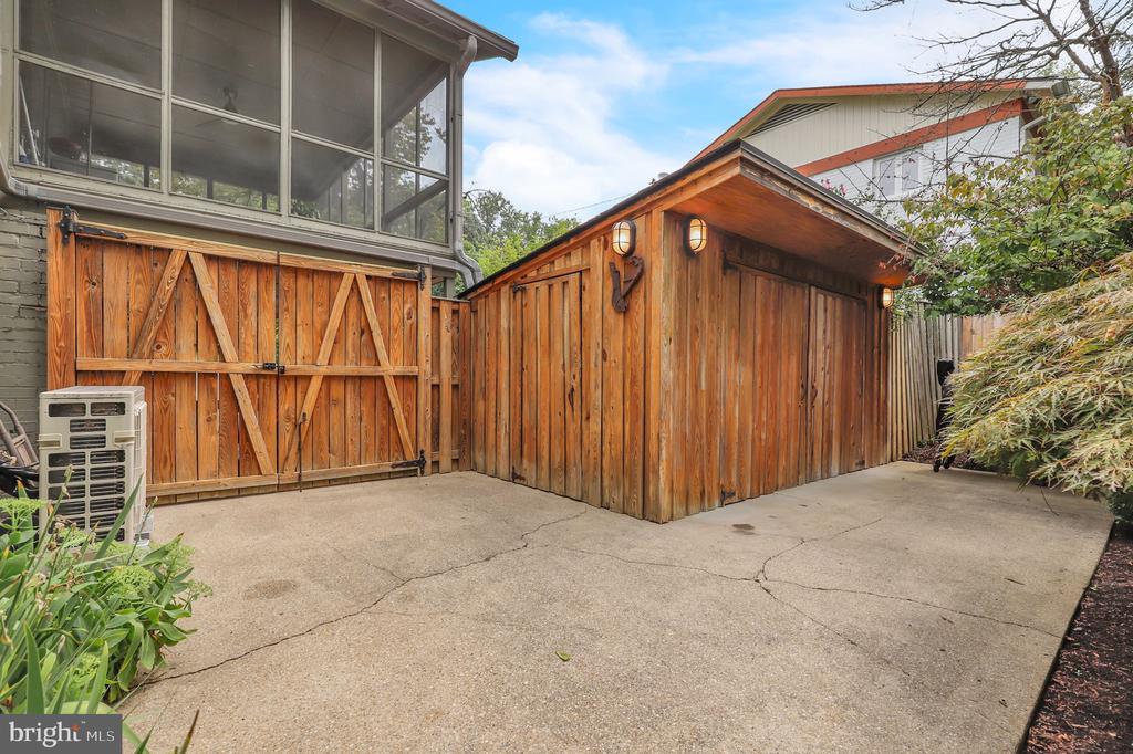 7016 RIVER ROAD