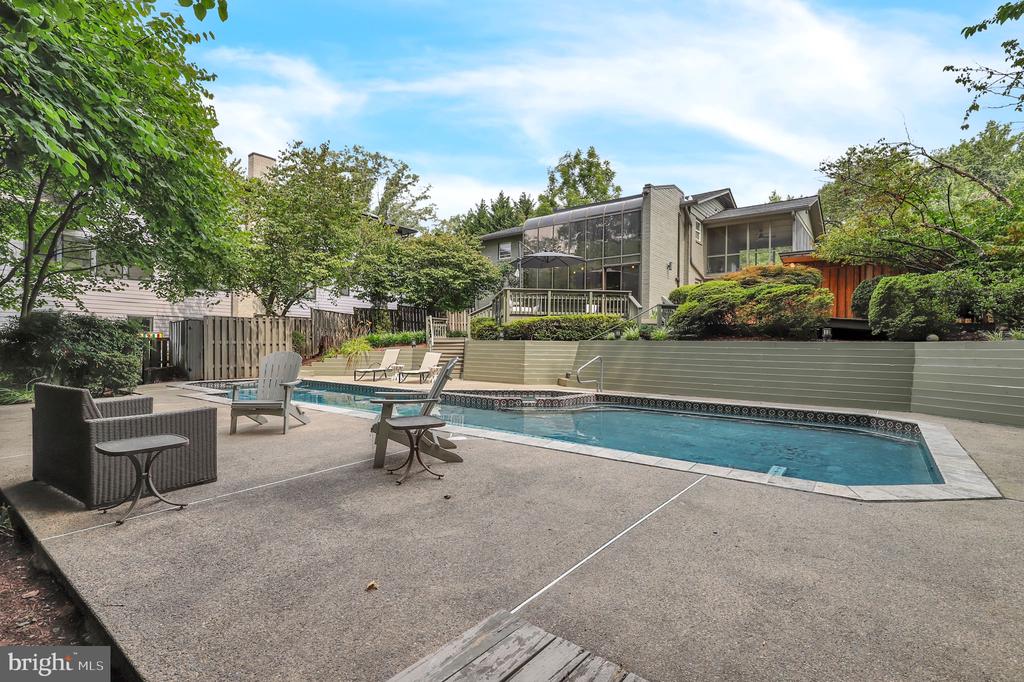 7016 RIVER ROAD