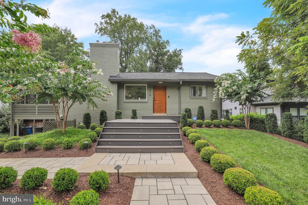 7016 RIVER ROAD