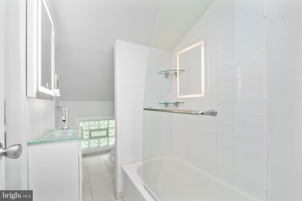405 RITCHIE PKWY