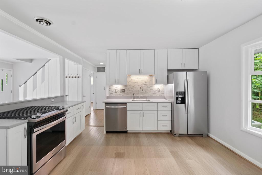 405 RITCHIE PKWY