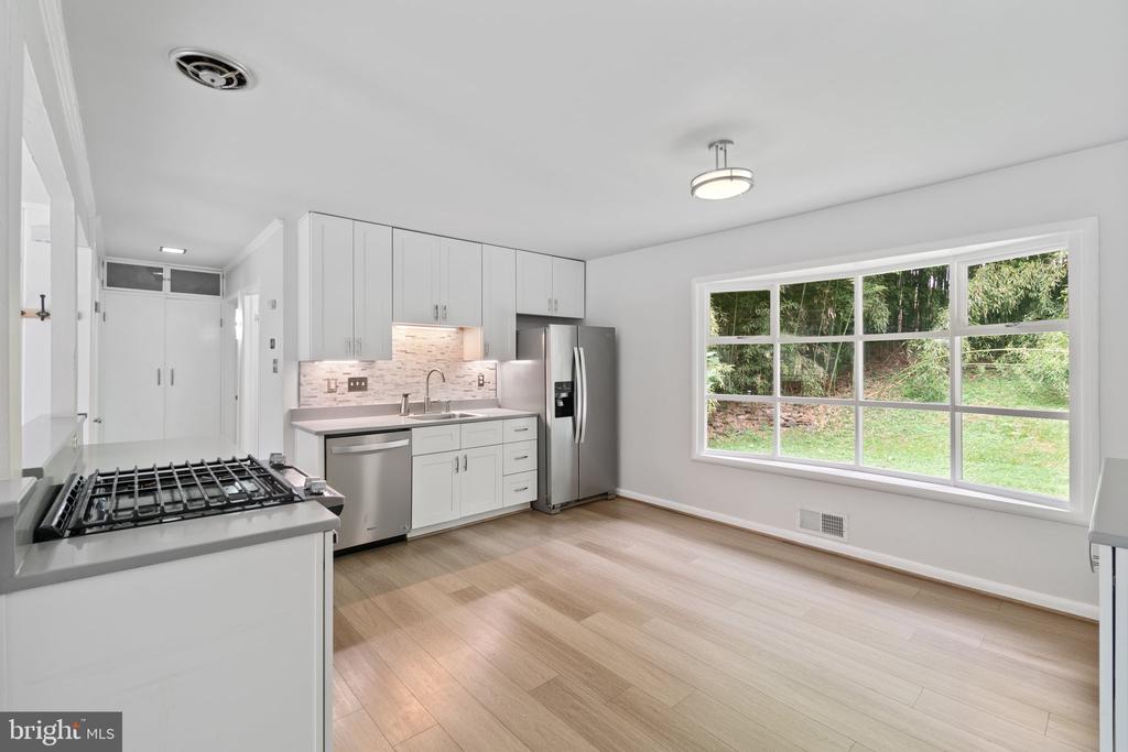 405 RITCHIE PKWY