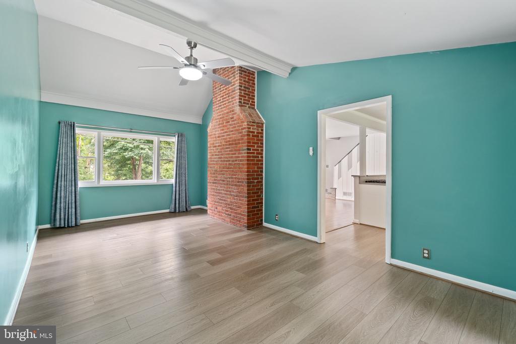 405 RITCHIE PKWY