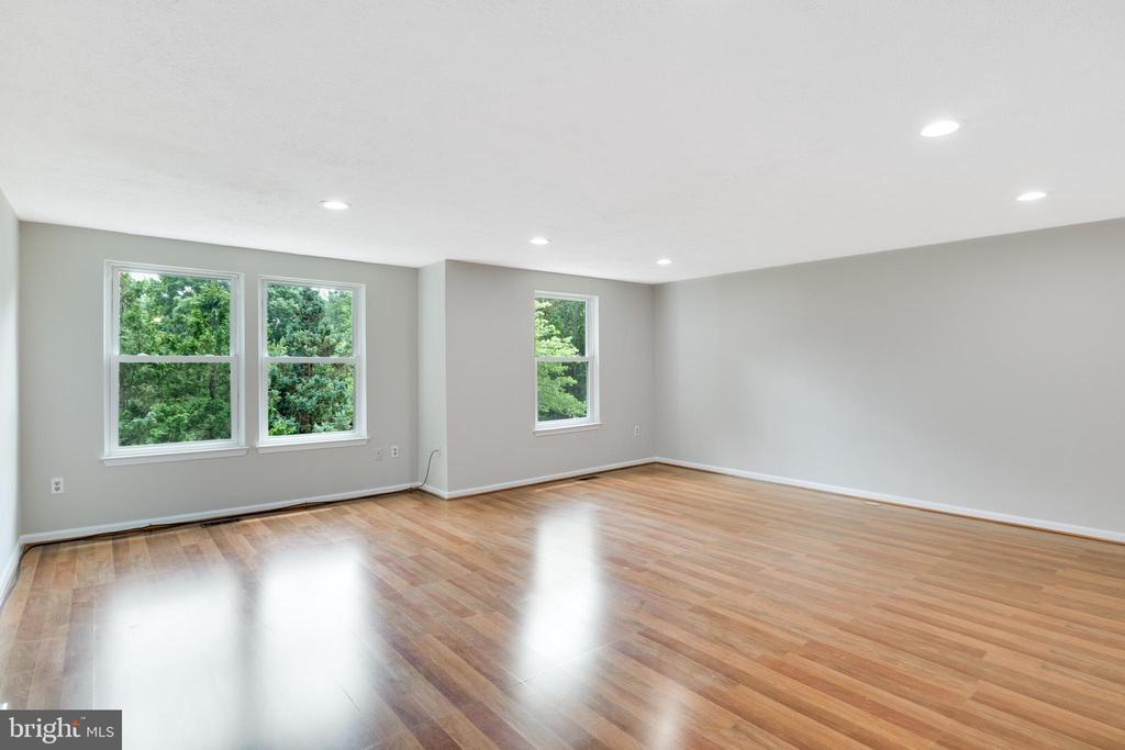 13439 Whitechurch Cir