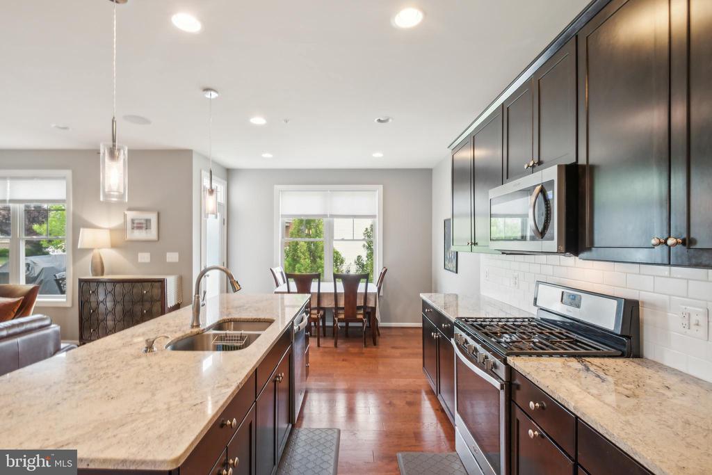 13305 WINDY MEADOW LN