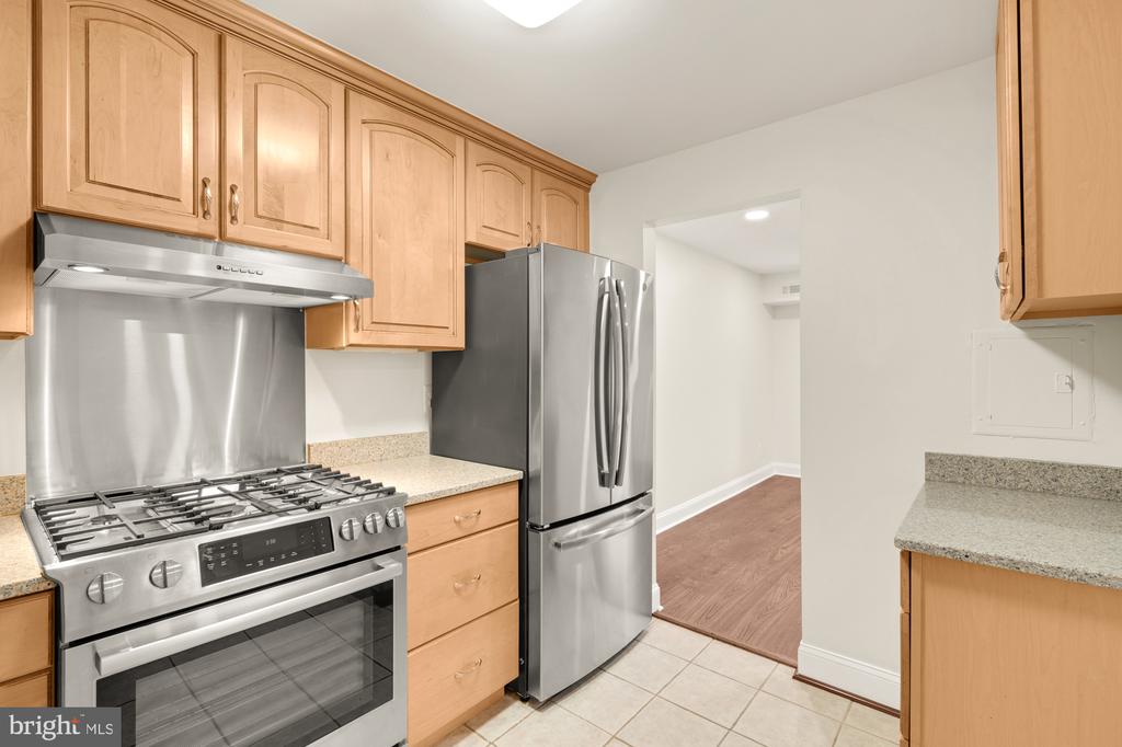 120 Monroe St #101
