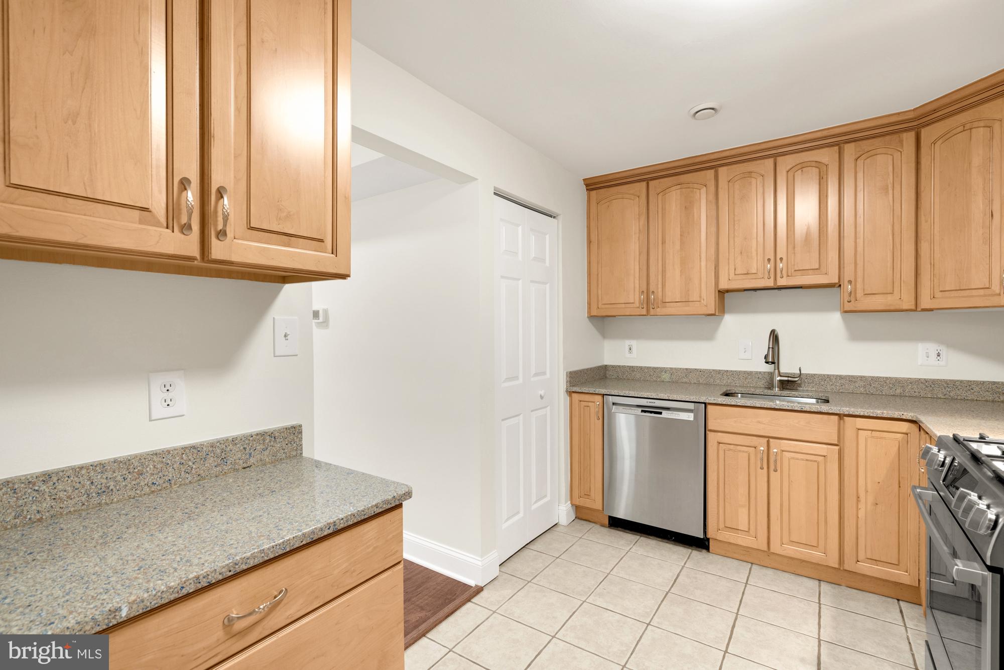 120 Monroe St #101