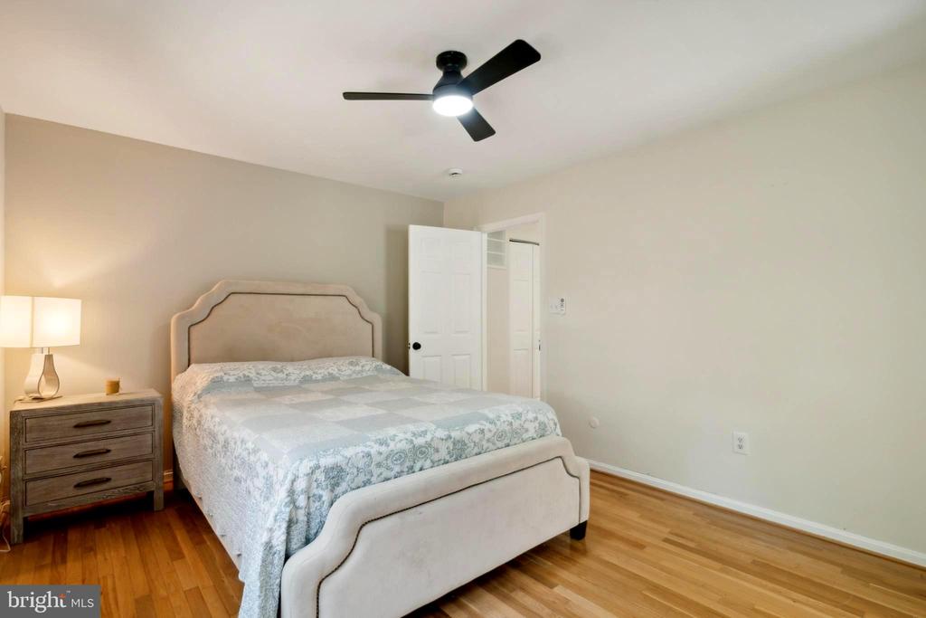 20 Big Acre Sq #22-10