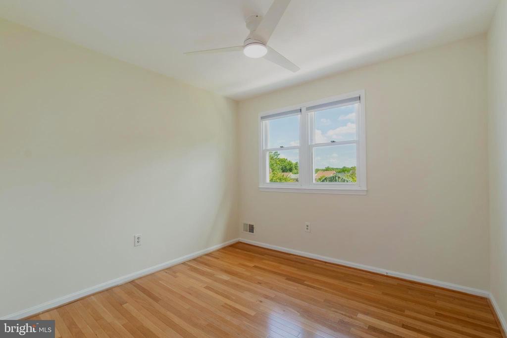 20 Big Acre Sq #22-10