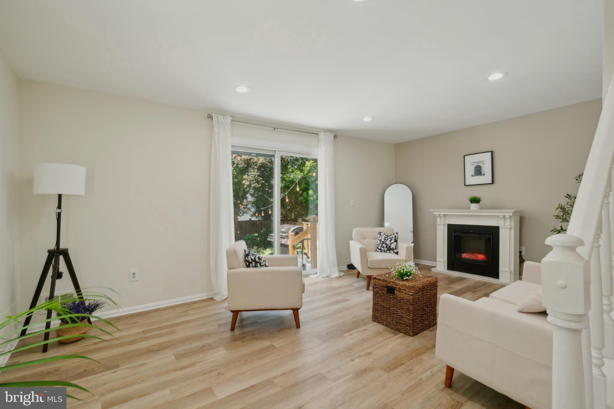 20 Big Acre Sq #22-10
