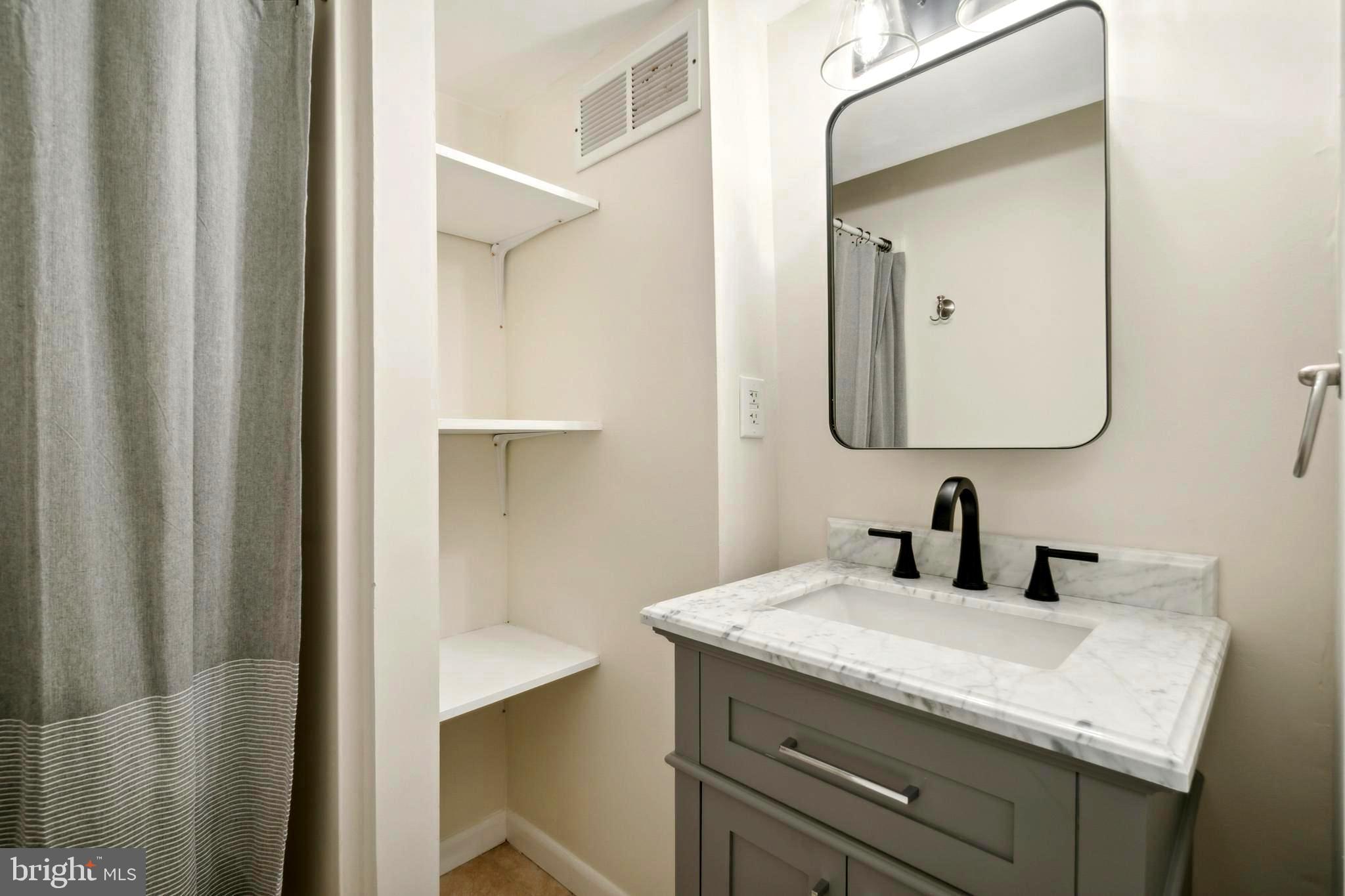 20 Big Acre Sq #22-10