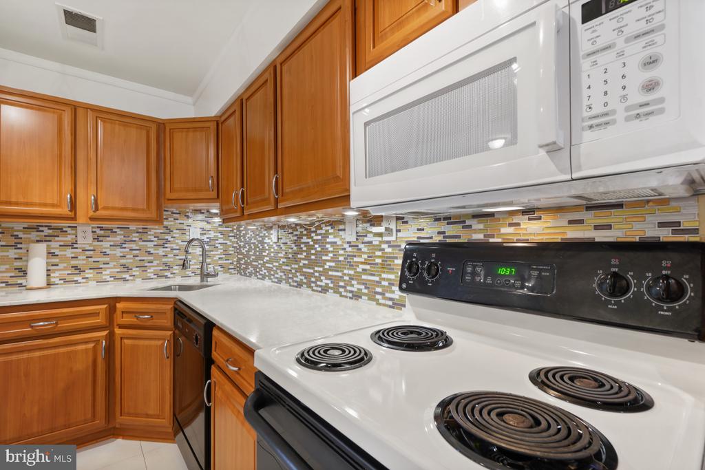 13400 SHADY KNOLL DRIVE Unit: 101
