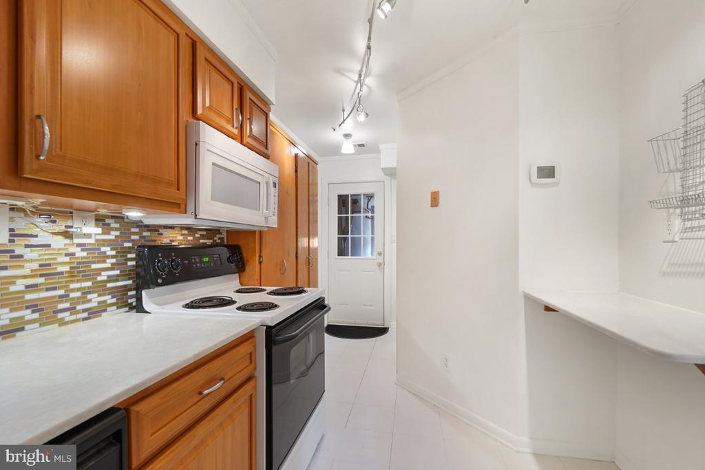 13400 SHADY KNOLL DRIVE Unit: 101