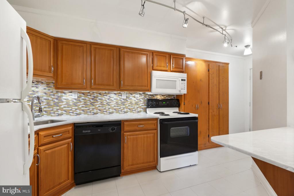 13400 SHADY KNOLL DRIVE Unit: 101